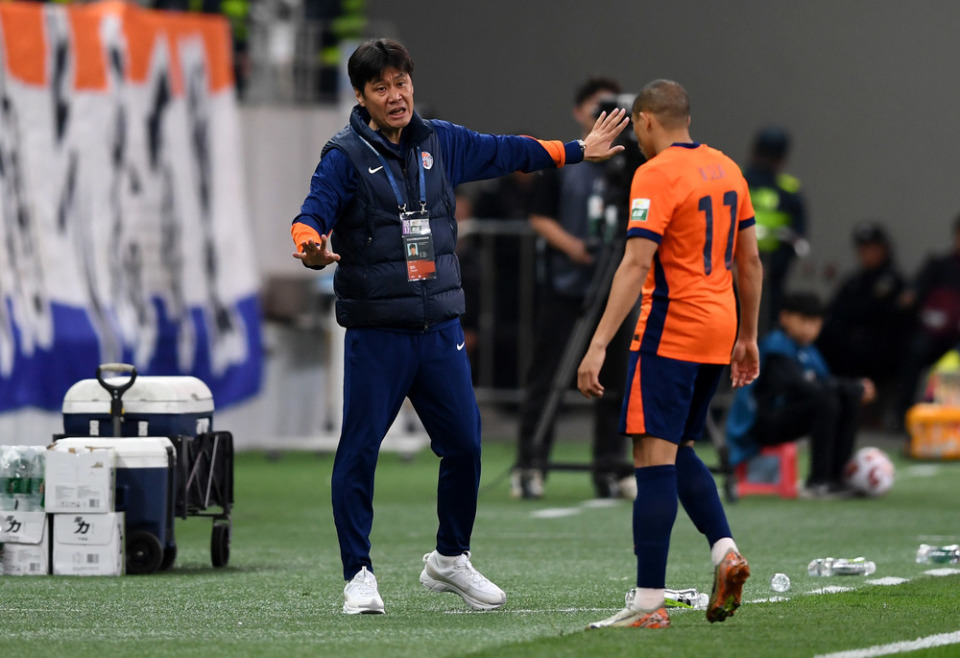 采访中, 不仅牵动着, 的状态 采访中, 不仅牵动着, 的状态