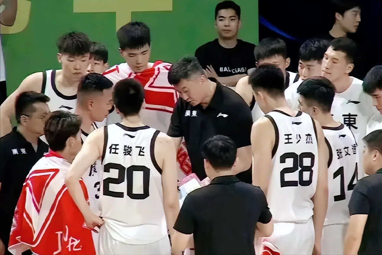 采用五上五, 广东队内线, 新赛季杜锋 采用五上五, 广东队内线, 新赛季杜锋